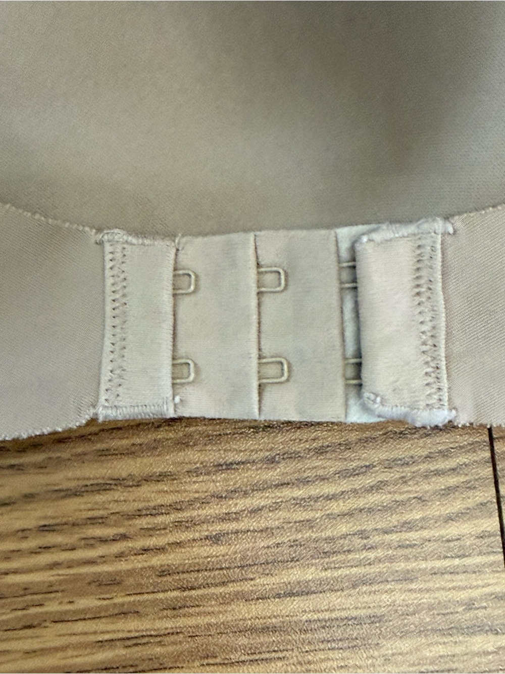 Warner’s Soft Taupe No Wire Soft Molded Cups. 2 hooks. Very soft, not stiff. - Picture 4 of 6